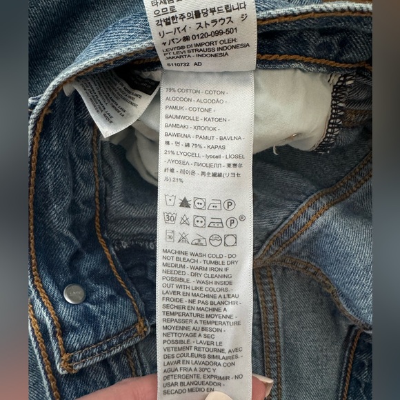 Levi’s Ribcage Ripped Ankle Straight Leg Jeans - Picture 10 of 11